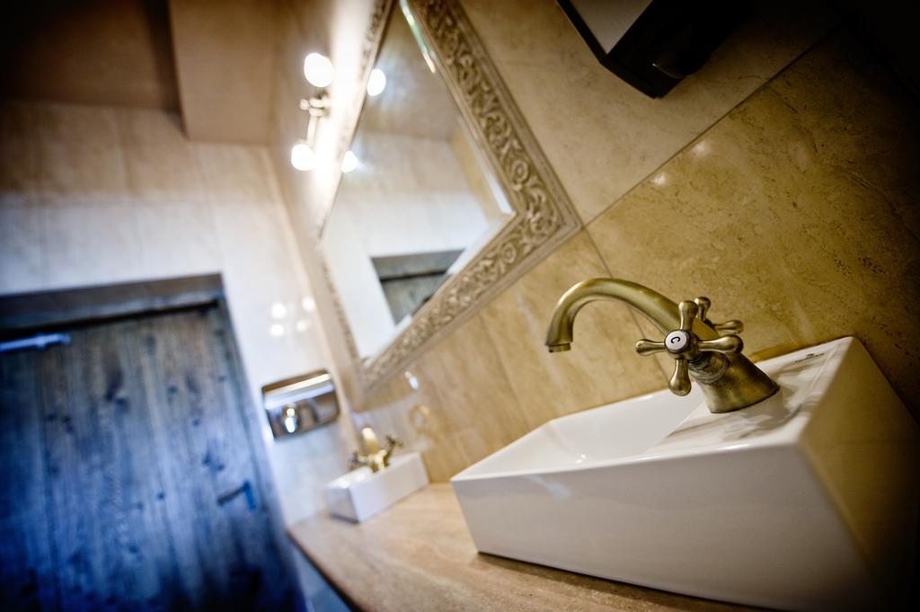 Bed and Breakfast Karczma Biesiadna Dalnia Экстерьер фото