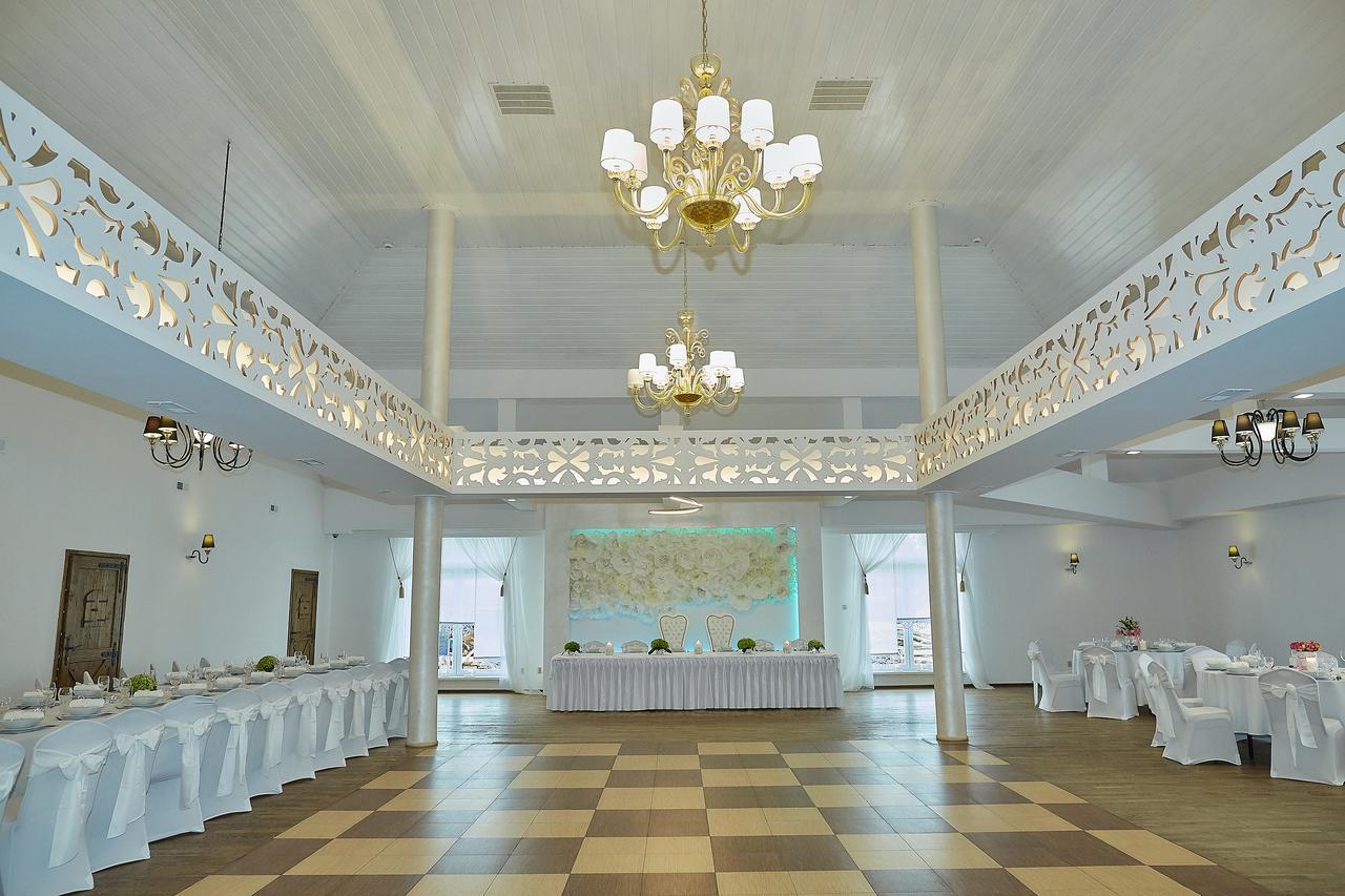 Bed and Breakfast Karczma Biesiadna Dalnia Экстерьер фото