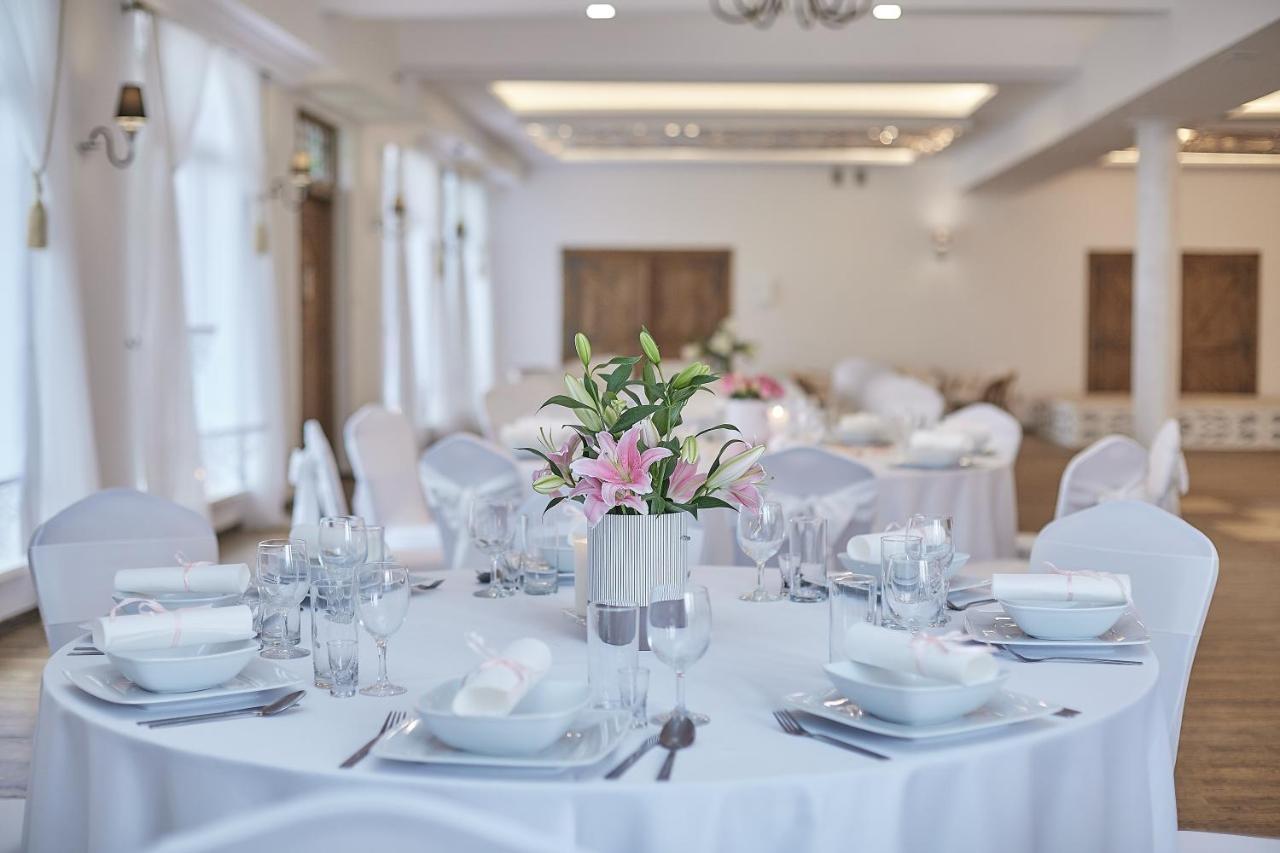 Bed and Breakfast Karczma Biesiadna Dalnia Экстерьер фото