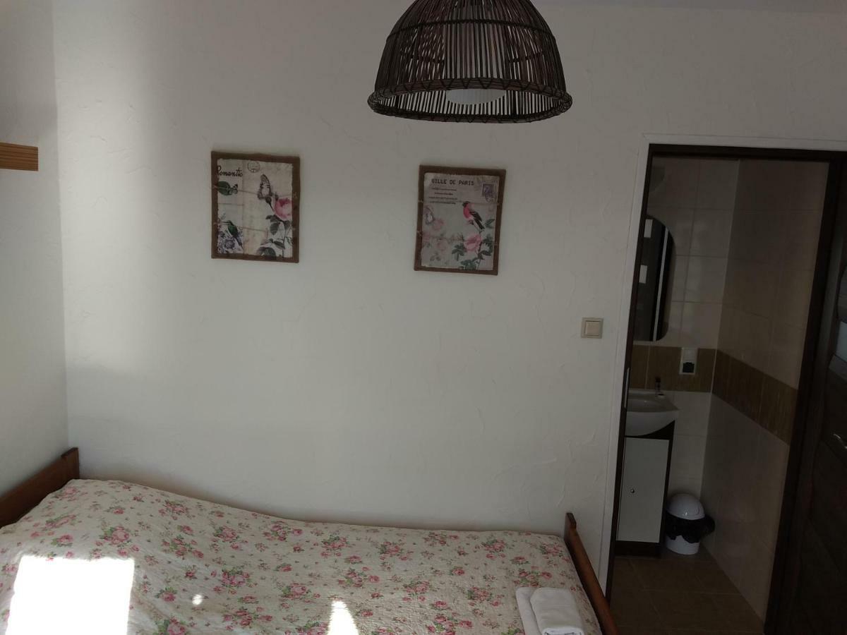 Bed and Breakfast Karczma Biesiadna Dalnia Экстерьер фото