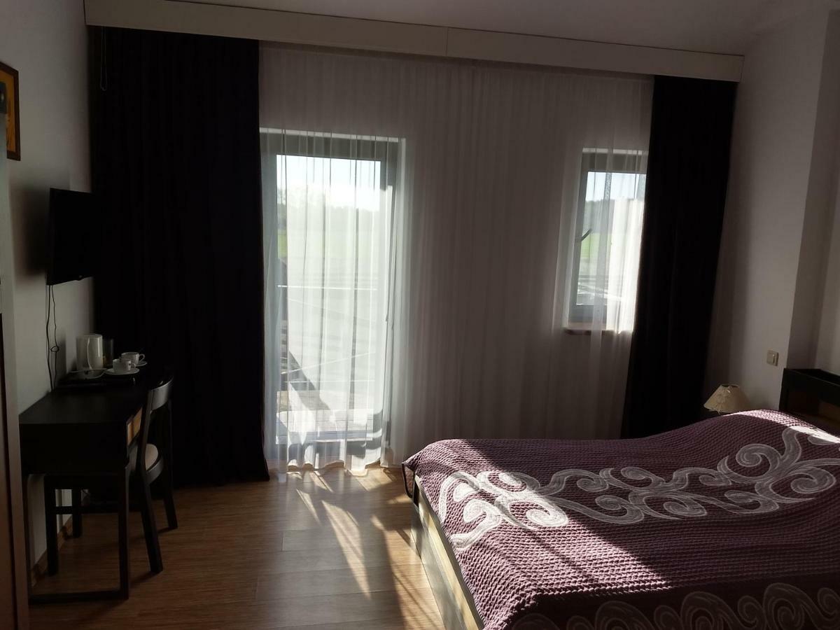 Bed and Breakfast Karczma Biesiadna Dalnia Экстерьер фото